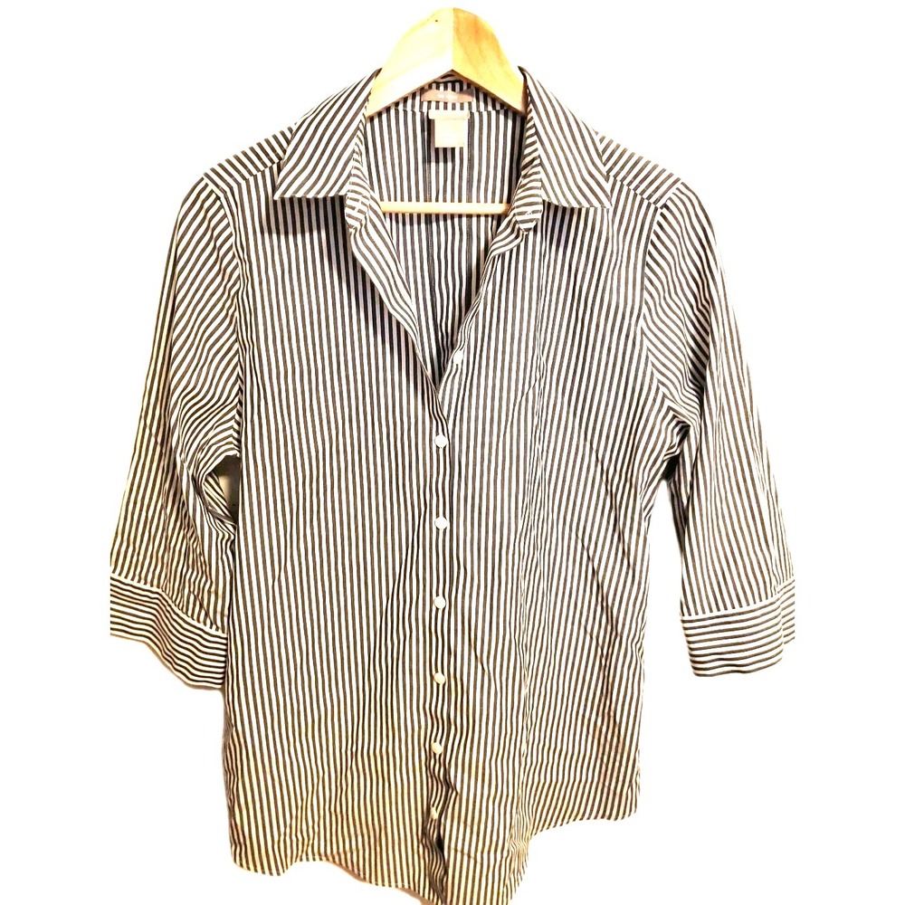 Chico's No Iron Button up Collar Gray/White Striped Shirt 3/4 Sleeves‎ Sz 1 (M)